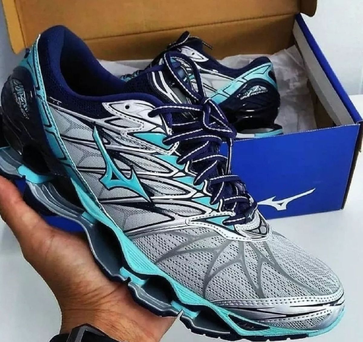 mizuno cinza e azul