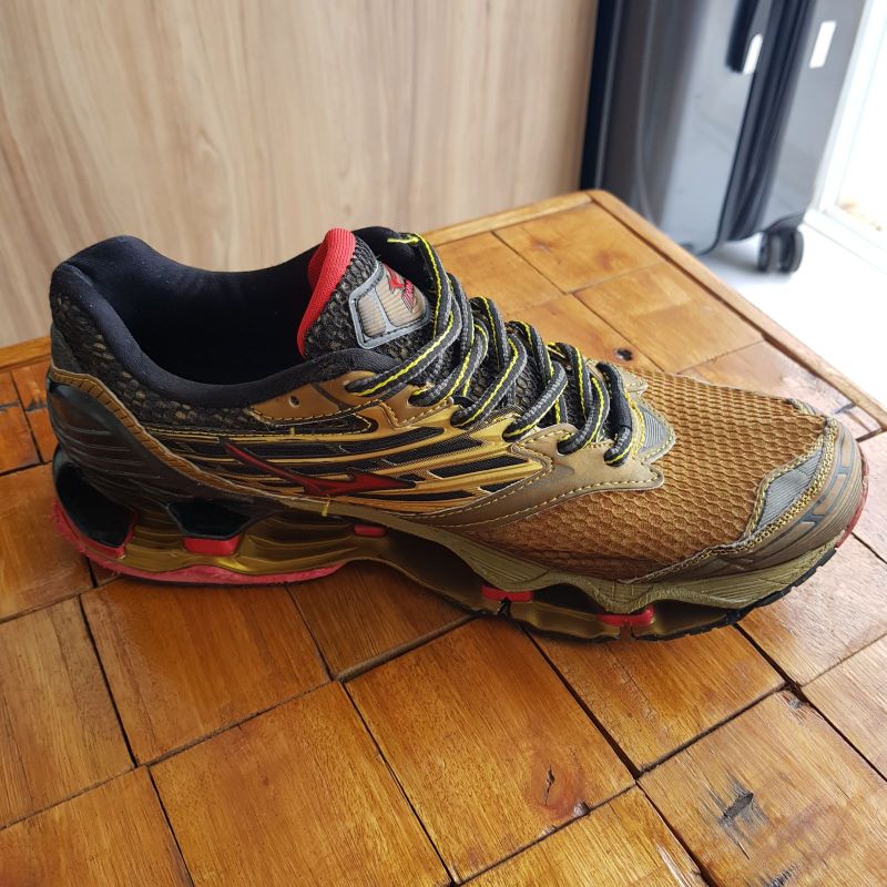 Mizuno wave store prophecy 5 golden