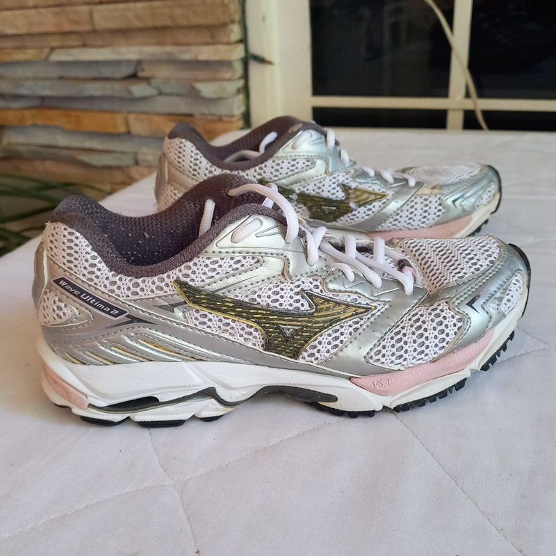 Mizuno wave ultima 2 on sale gold