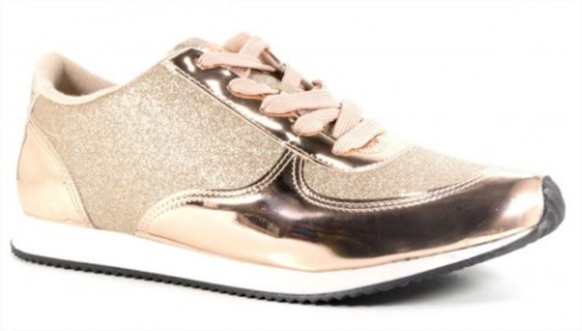 tenis moleca dourado