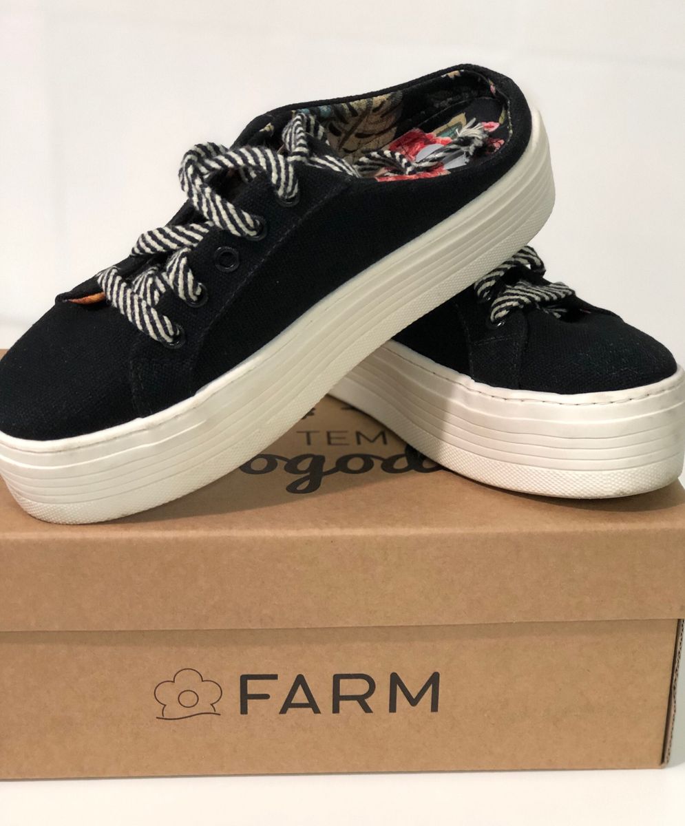 tenis farm aberto atras