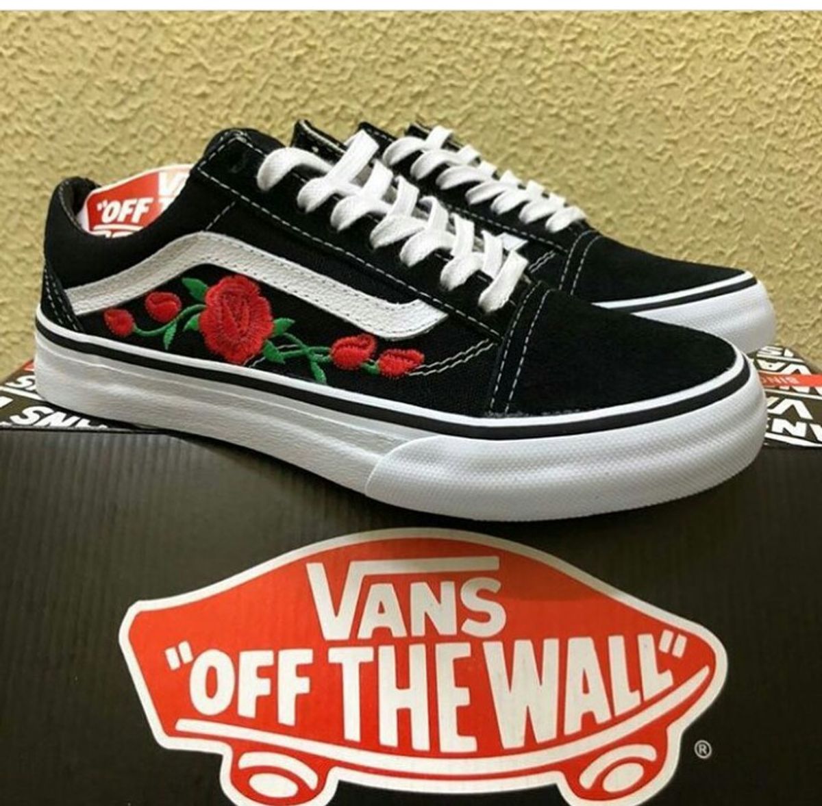 tênis vans com flor