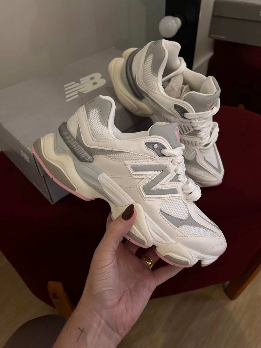 Tênis New Balance 9060 Nb Couro Legítimo Branco e Cinza Detalhes Rosa ...