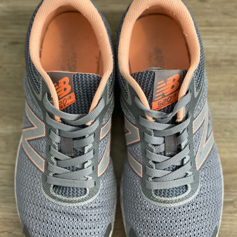 New balance outlet cinza com laranja