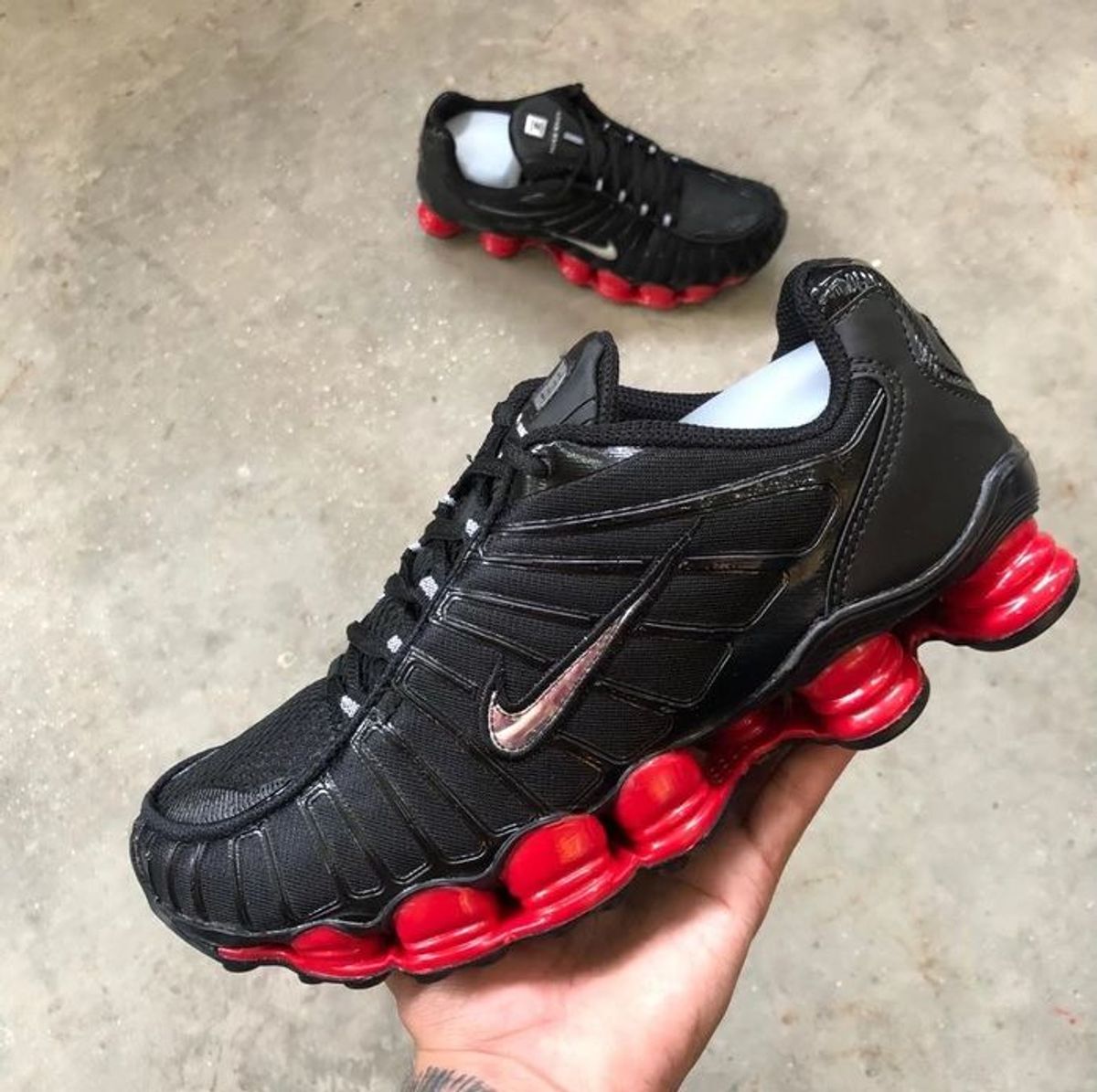 tênis da nike vermelho e preto
