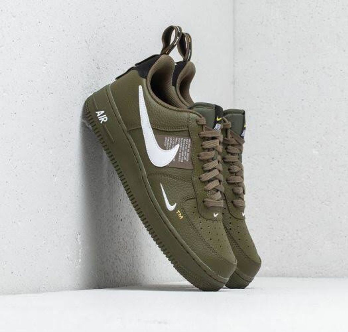 Nike on sale utility verde