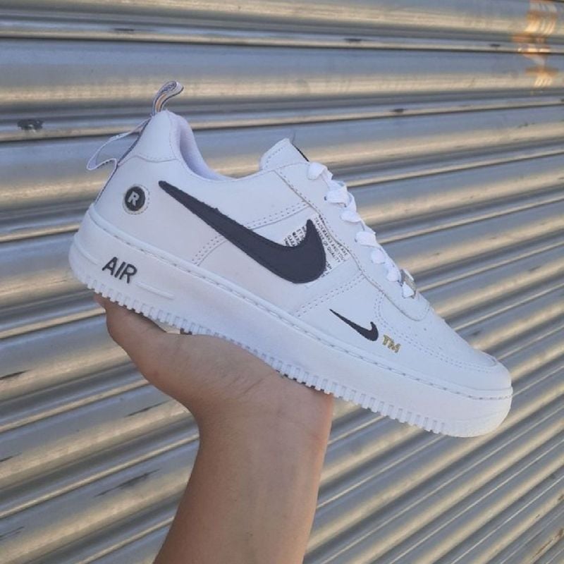 Tênis Feminino Nike Air Force 1 07 Low white & Black Branco/preto