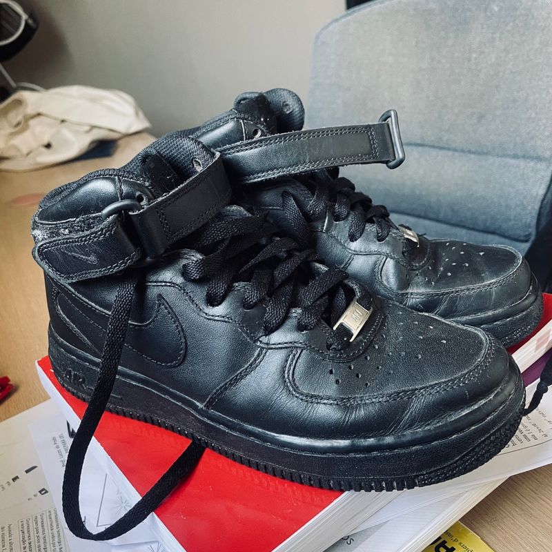 Black nike air force 1 best sale high tops