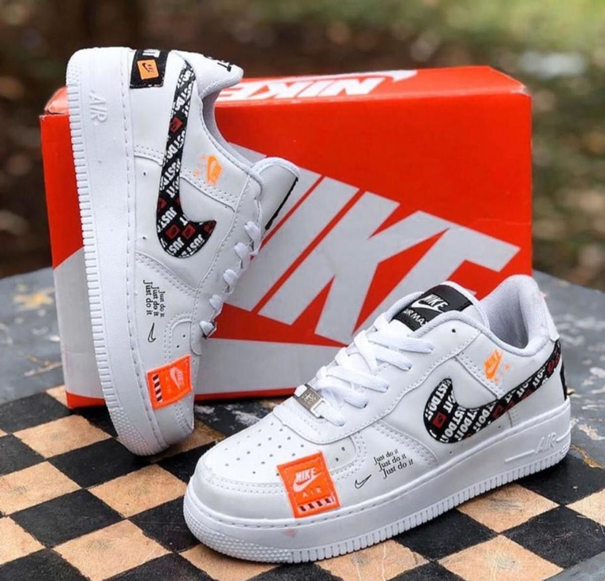 Tênis Nike Air Force 1 Just do It Branco Laranja 42 | Tênis Masculino