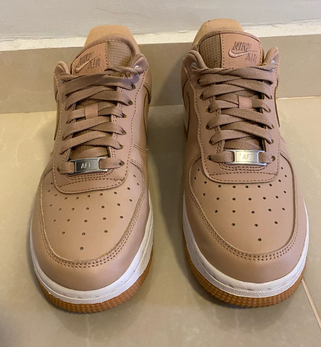 Nike nude 2024 air force