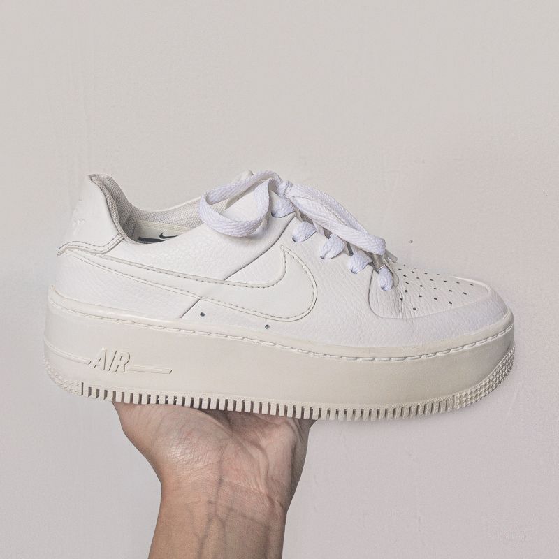 Nike air force ones sage clearance low women's