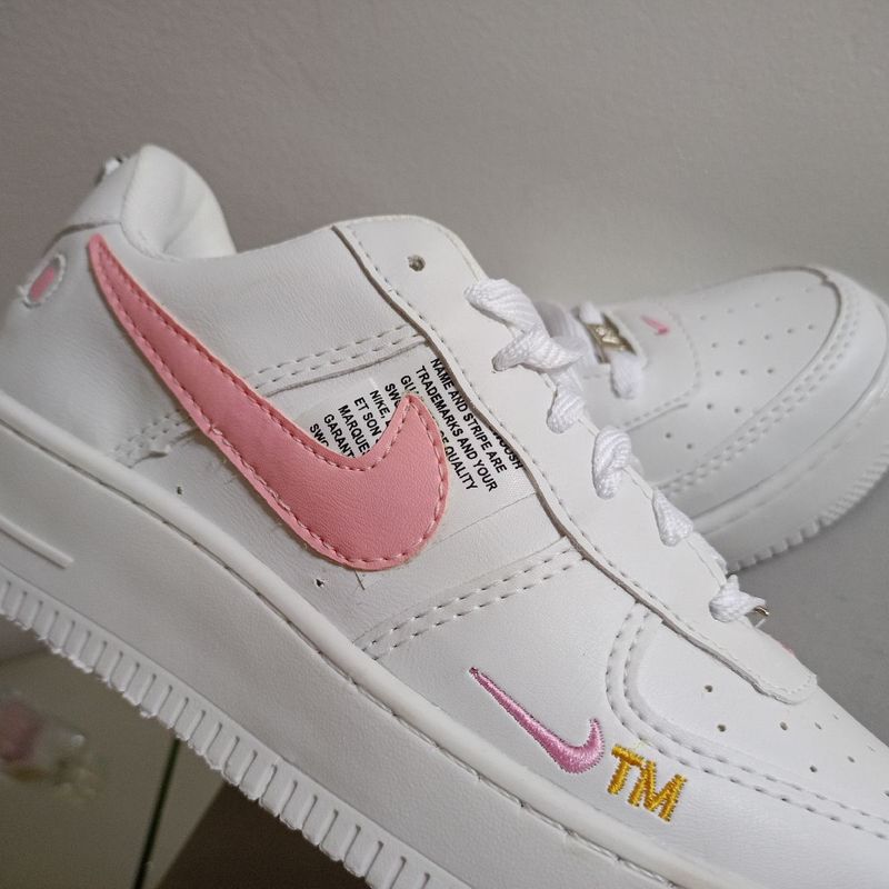 Nike air force pink 2024 stripe