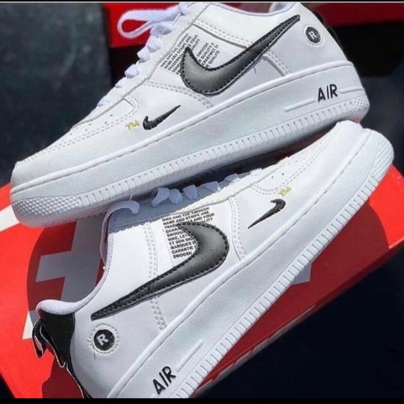 Simbolo da sale nike branco