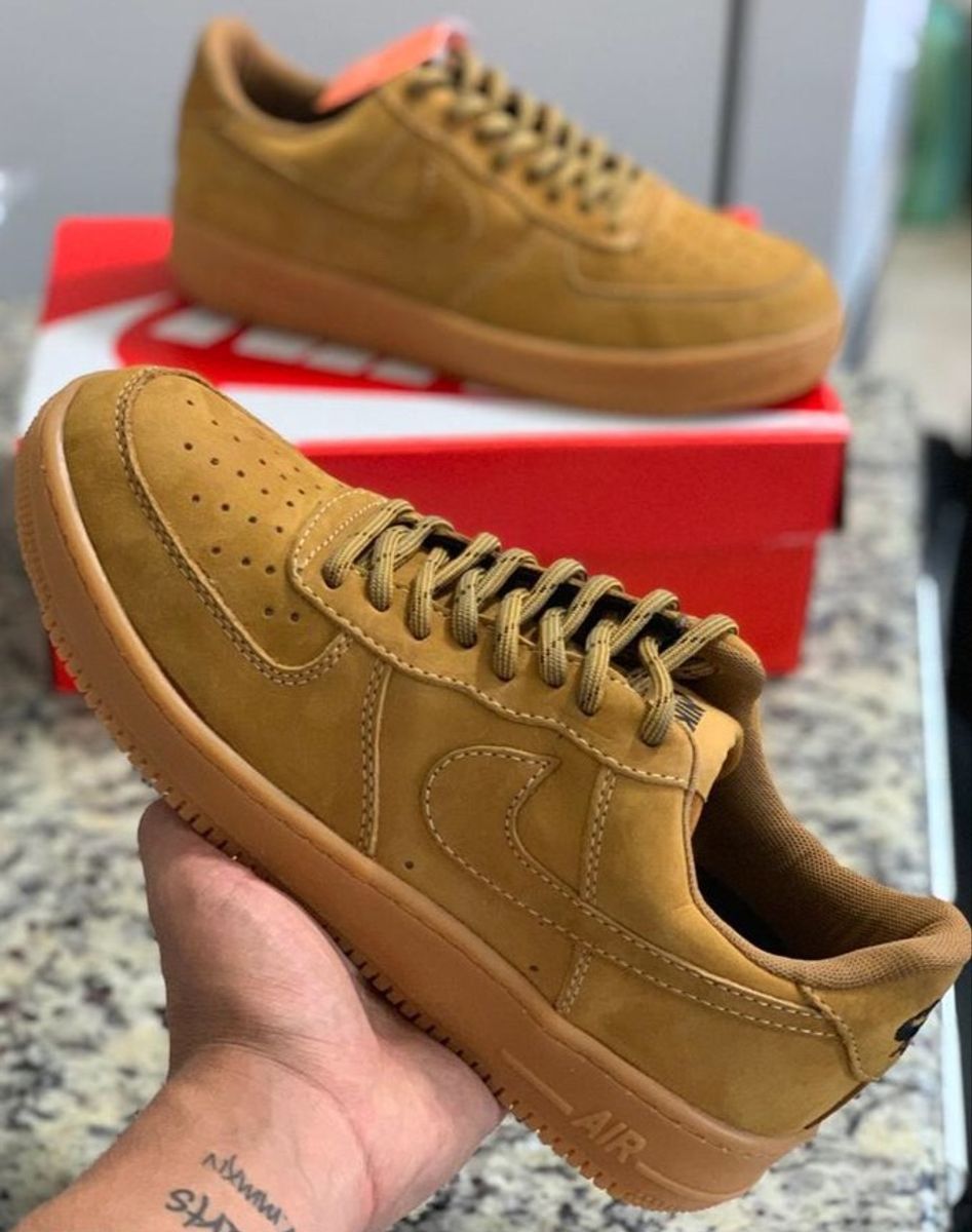 tenis nike marrom camurça