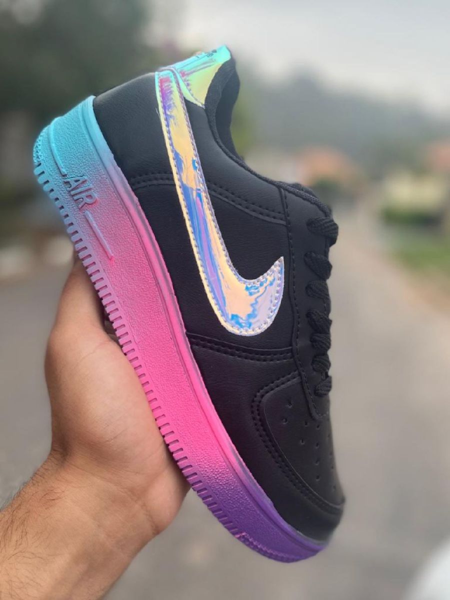 Tênis colorido da store nike