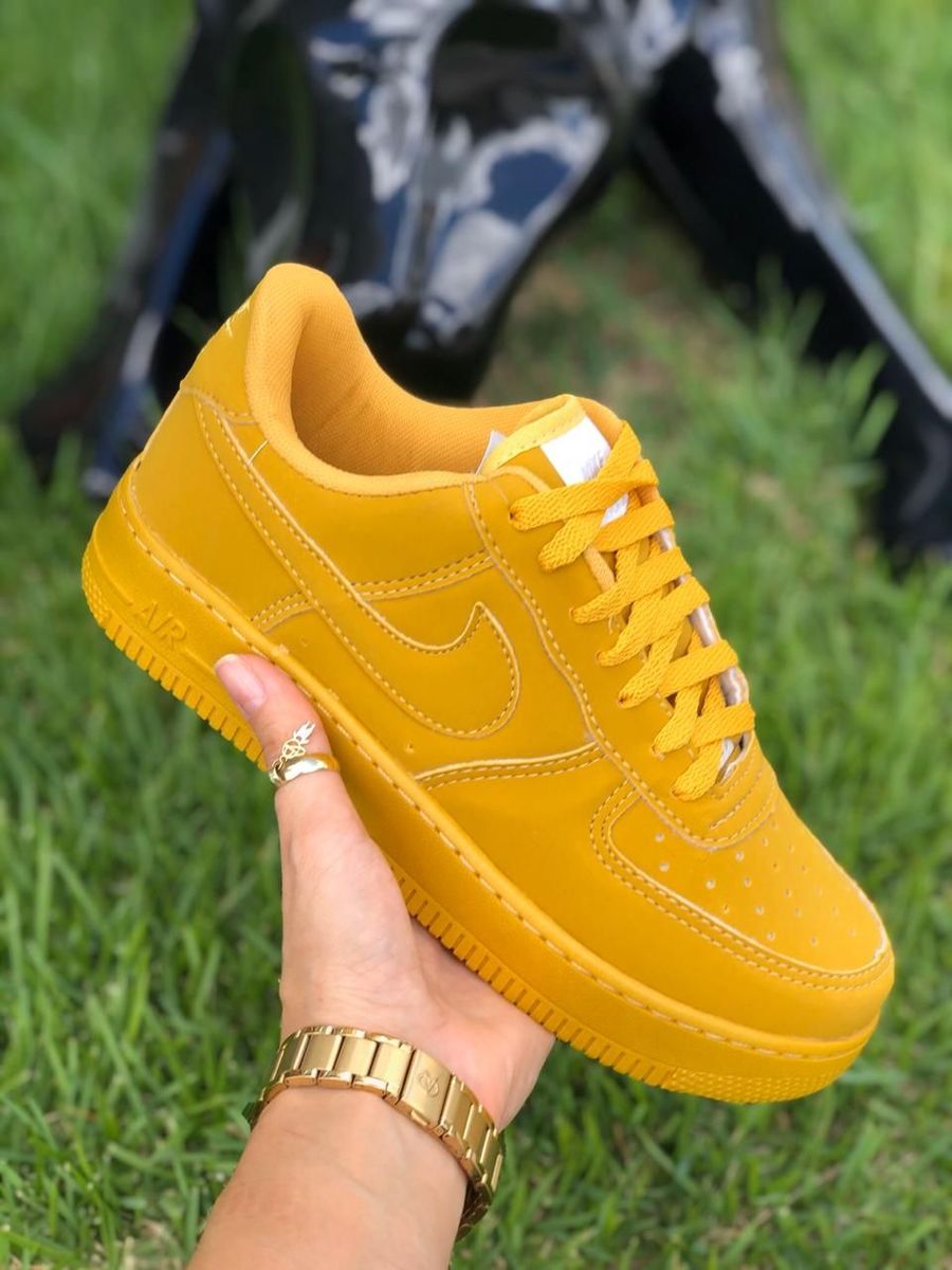 Tênis amarelo da hot sale nike