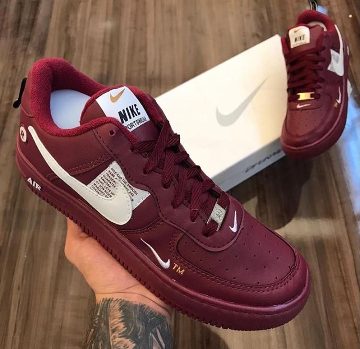 tenis nike air force bordo