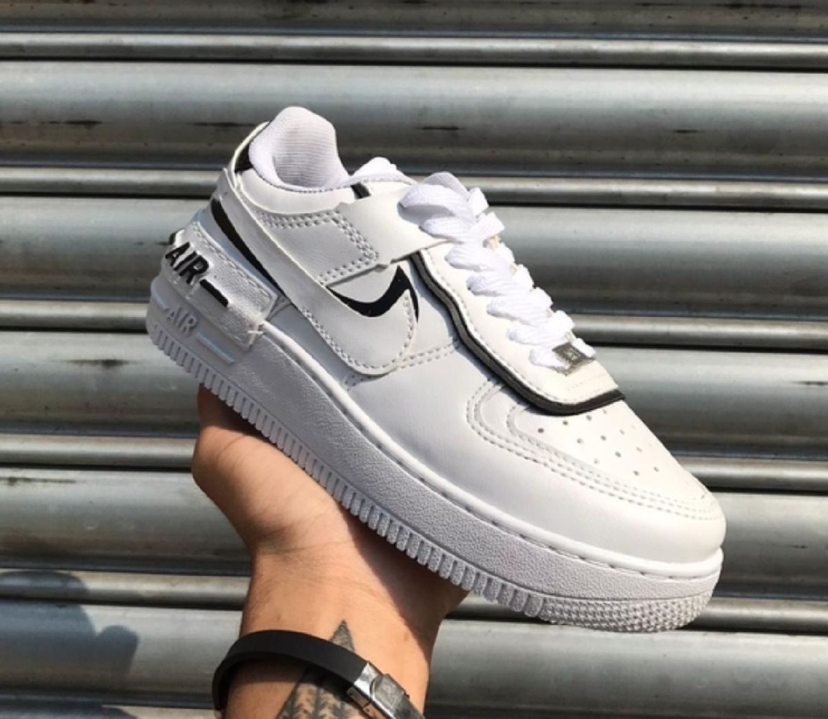 nike shadow black and white