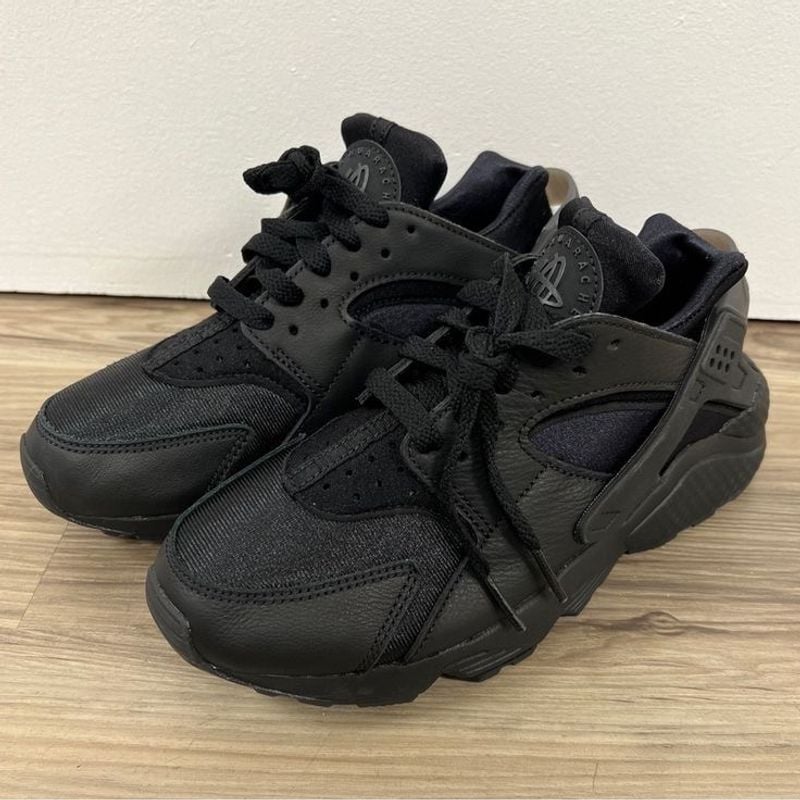 All black nike air sales huarache