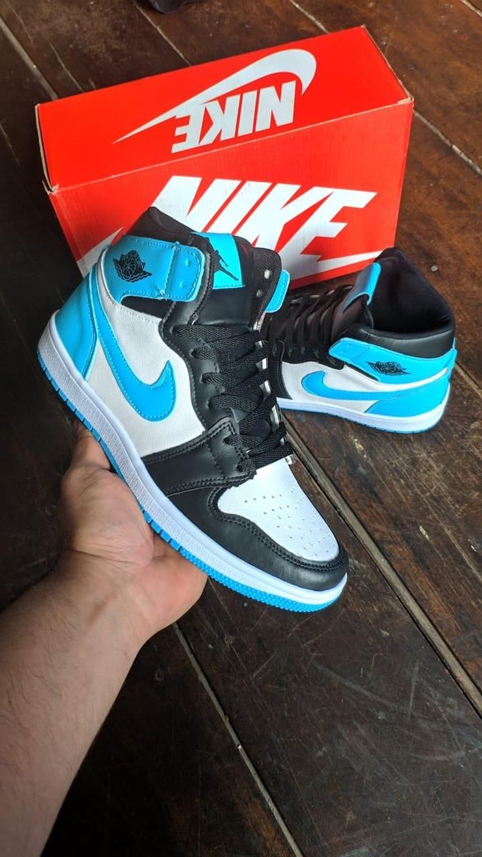 tenis nike azul com preto