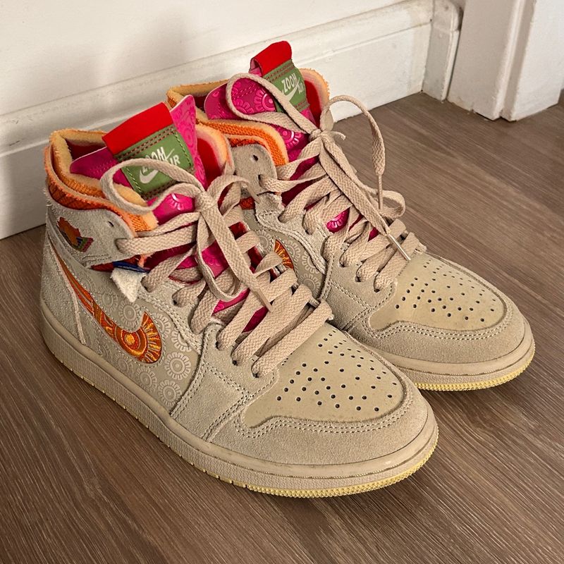 靴 Nike Air Jordan 1 High \"Dia De Muertos\" Día De Muertos is a celebration of eternal connections. The Air