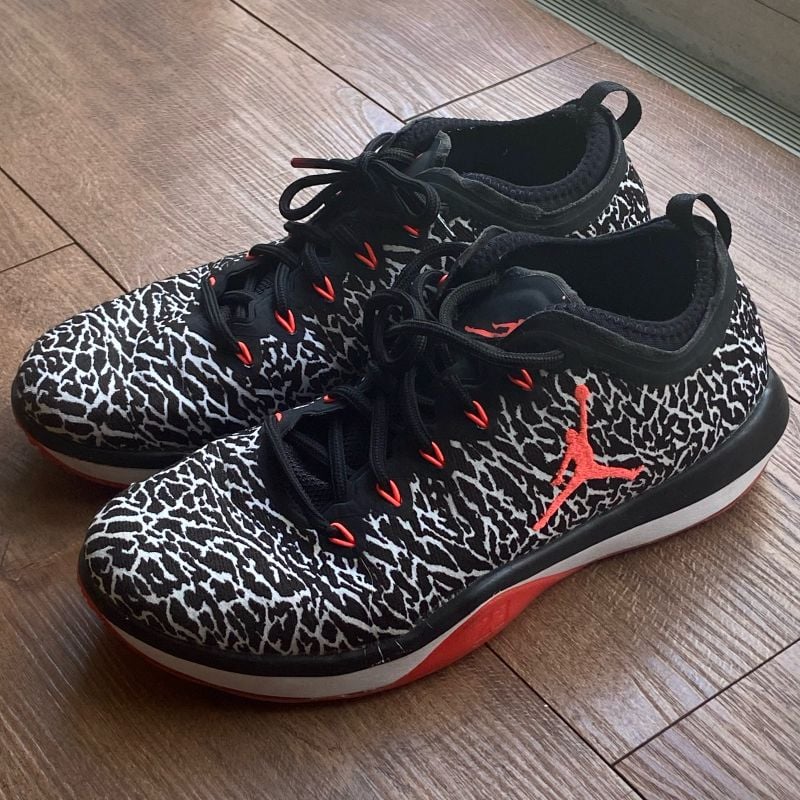 Tênis Nike Air Jordan Trainer Low Elephant Infrared Nike Air