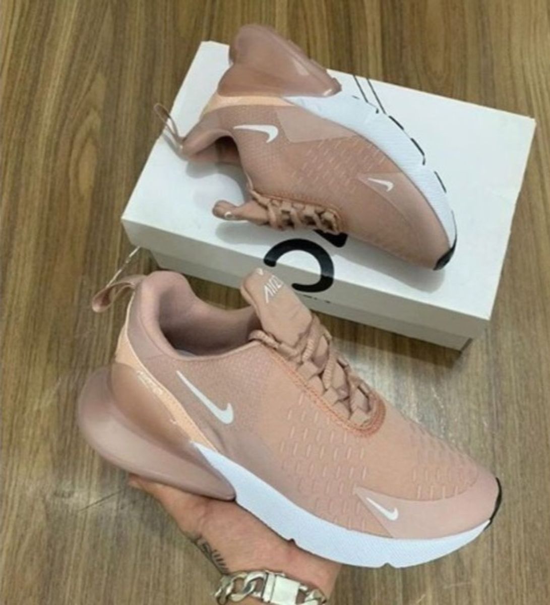 nude nike 270