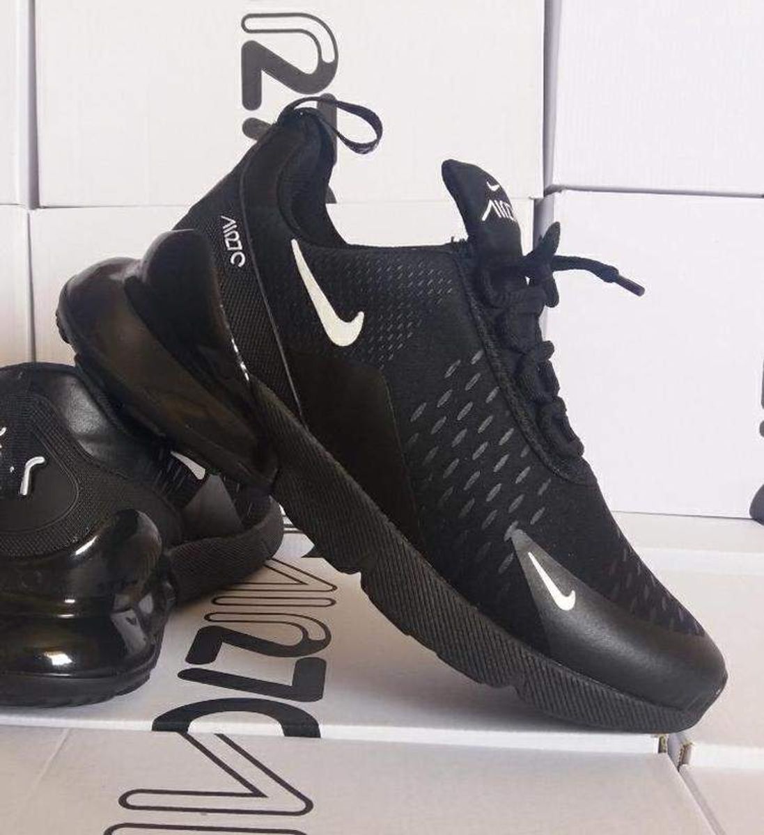 tenis preto bonito