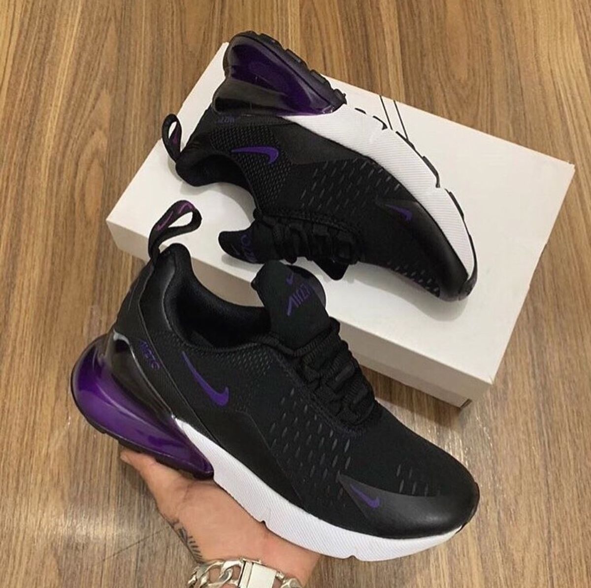 tenis nike roxo e preto