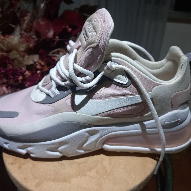 Nike store plum chalk