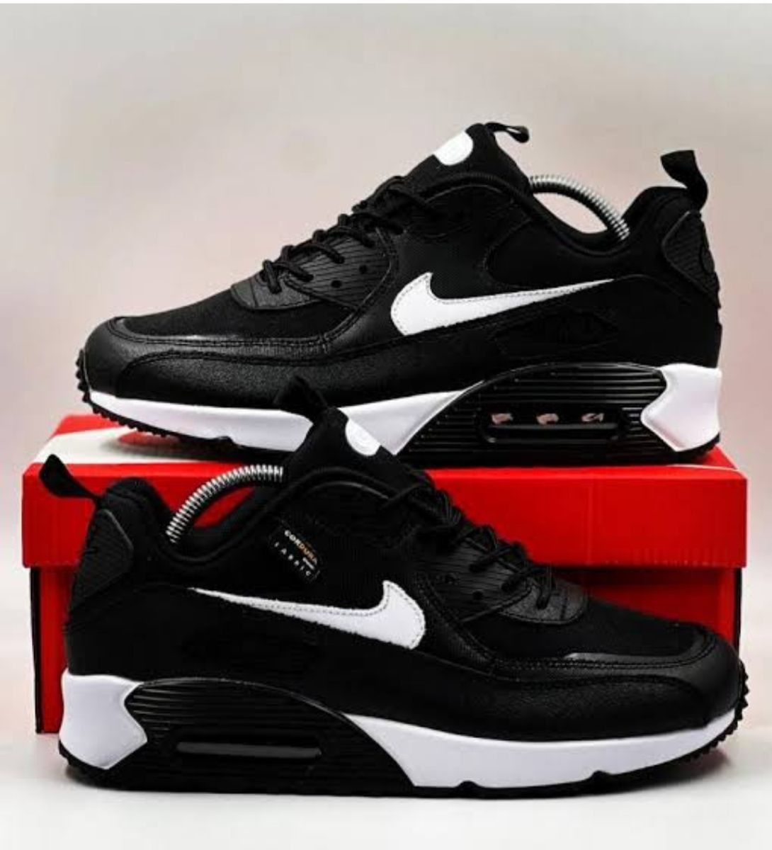 Tenis shops nike feminino casual preto e branco