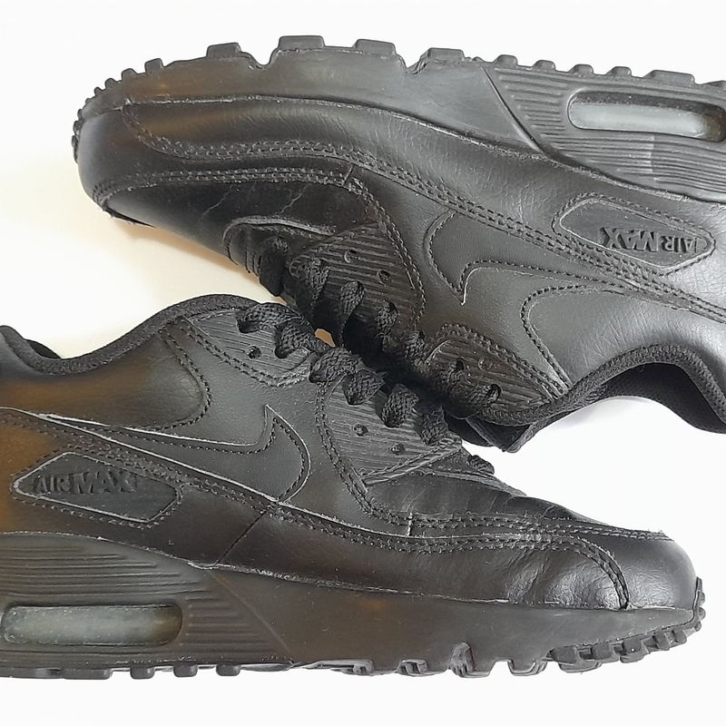 Leather best sale black nike