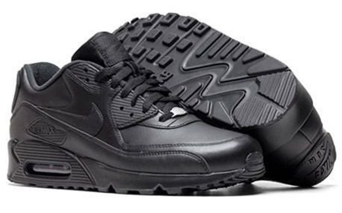 nike 90 all black