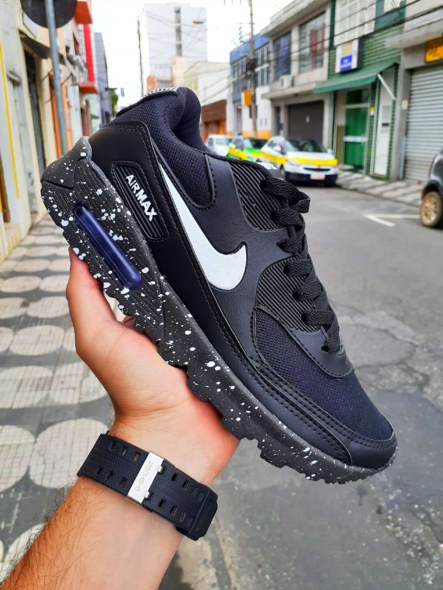 air max 90 preto com pintinha branca