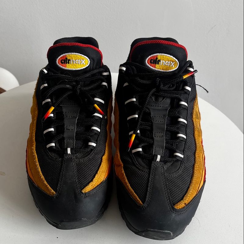 Tênis Nike Air Max 95 Preto e Vermelho | Nike Usado Tênis Nike Air Max 95 Preto e Vermelho | Nike Usado