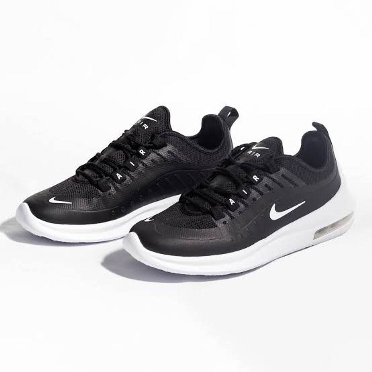 Air max axis 2024 preto e branco