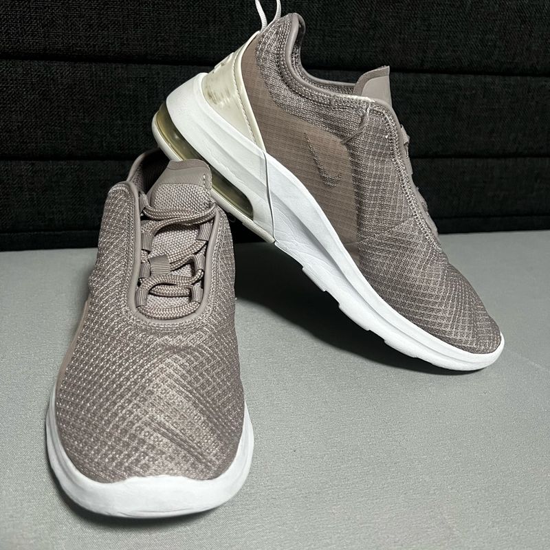Tênis Nike Air Max Motion Feminino Ao0352-203 Nr Br 37-Cinza
