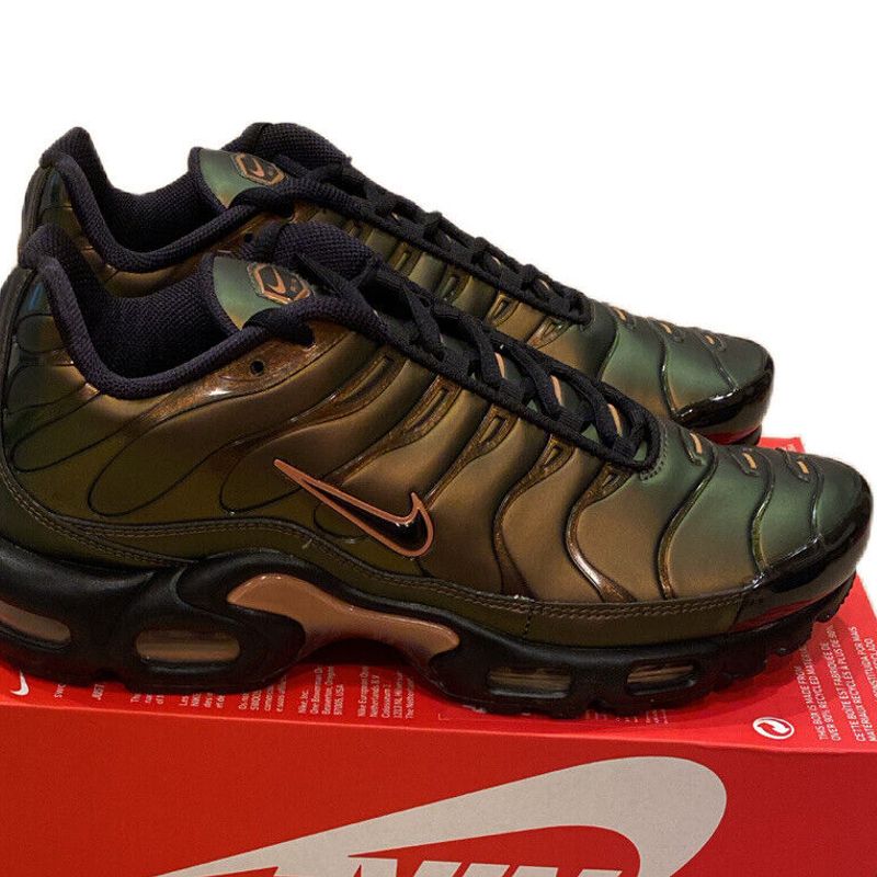 Olive green nike air best sale max plus