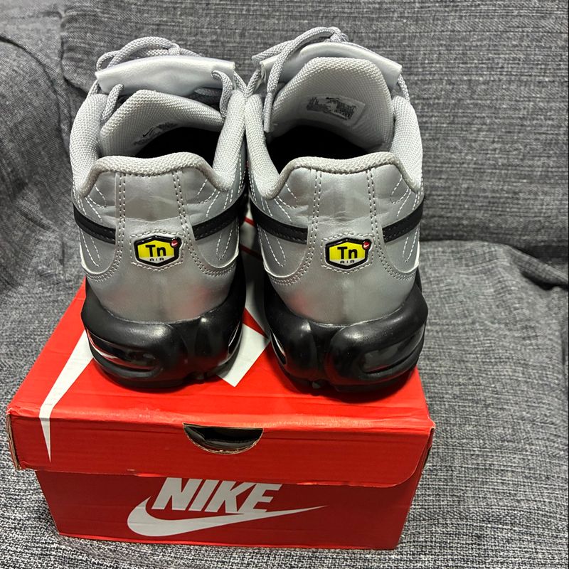 Tênis Nike Air Max Plus Tiempo Wolf Grey | Nike Usado 131194869