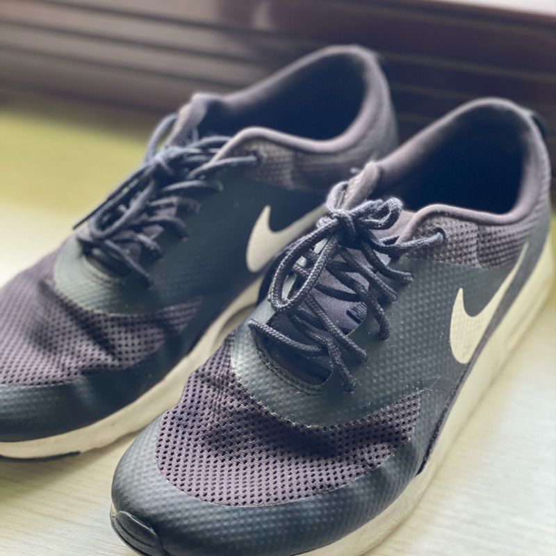 Nike thea cheap black and grey