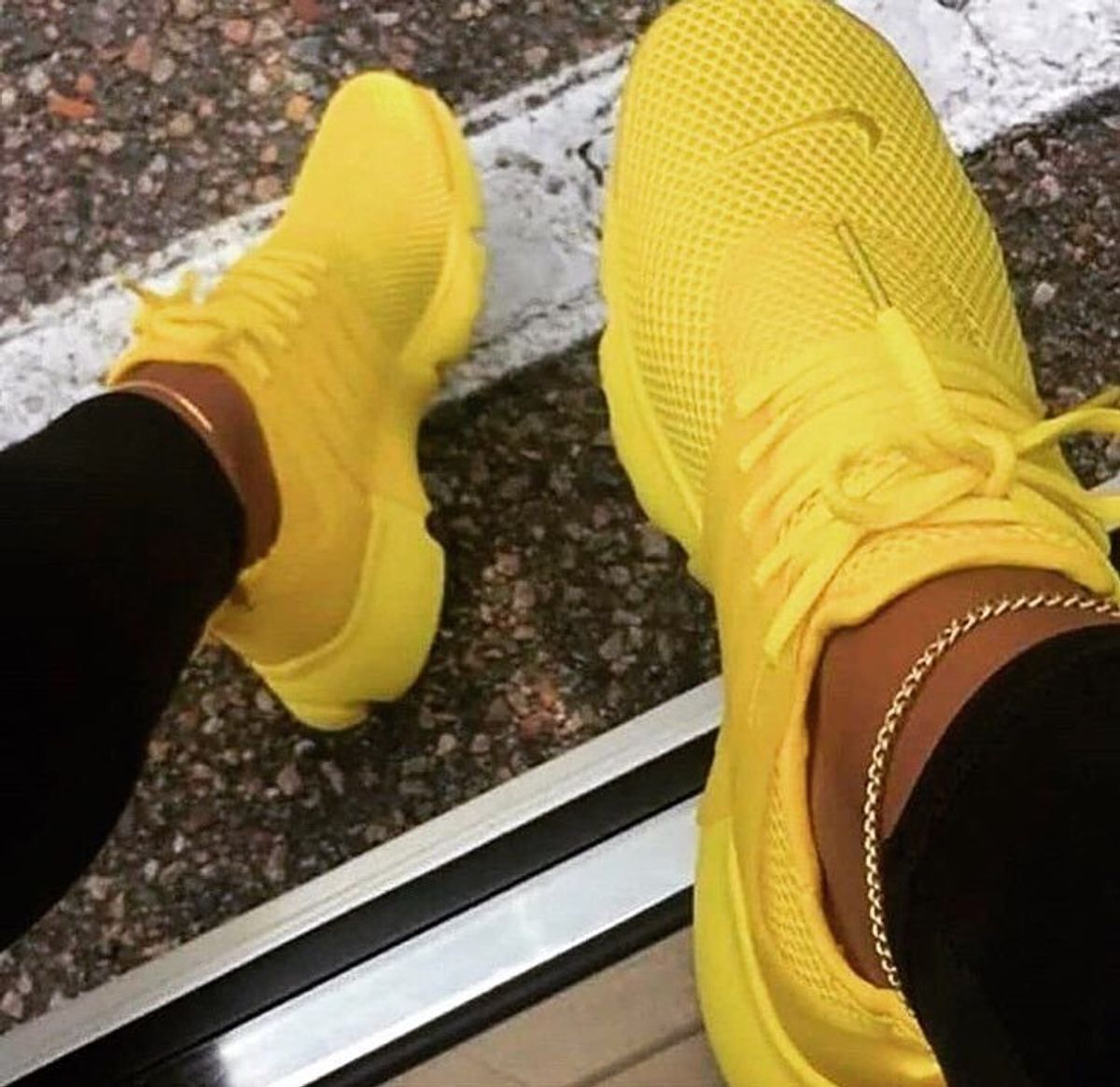 nike air presto feminino amarelo