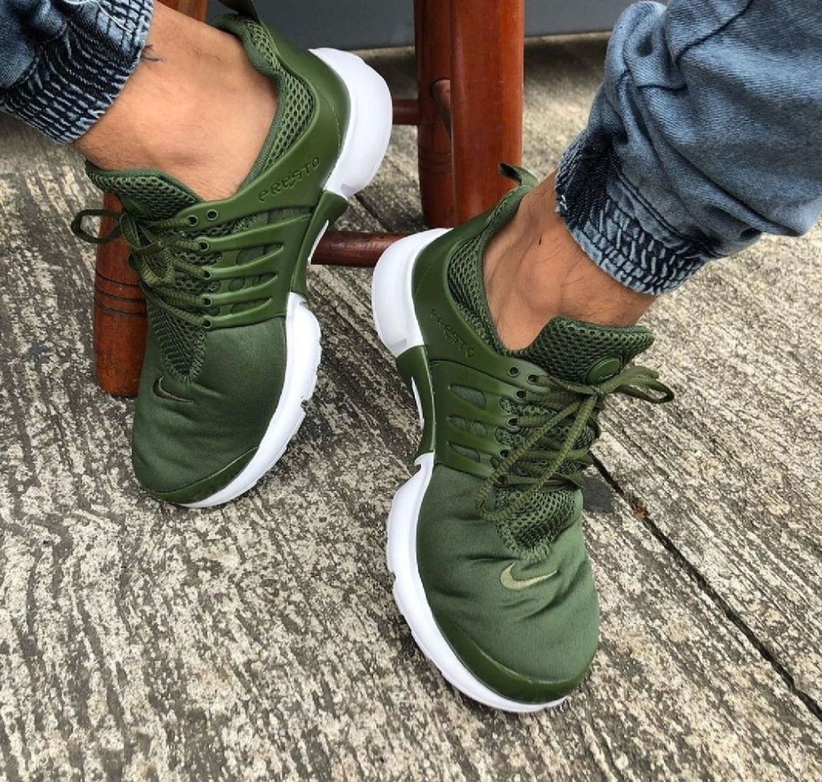 tenis nike feminino verde militar