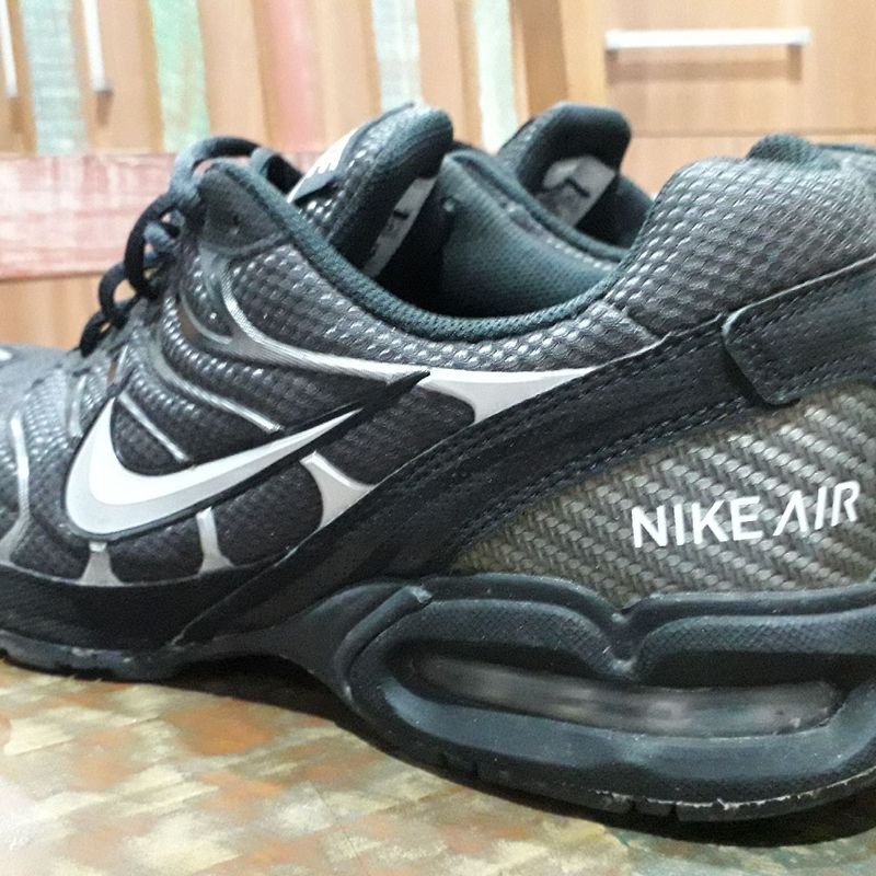 Nike torch hot sale 4 black