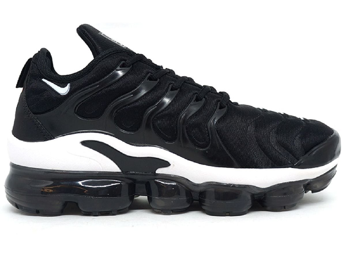 nike air vapormax plus preto e branco