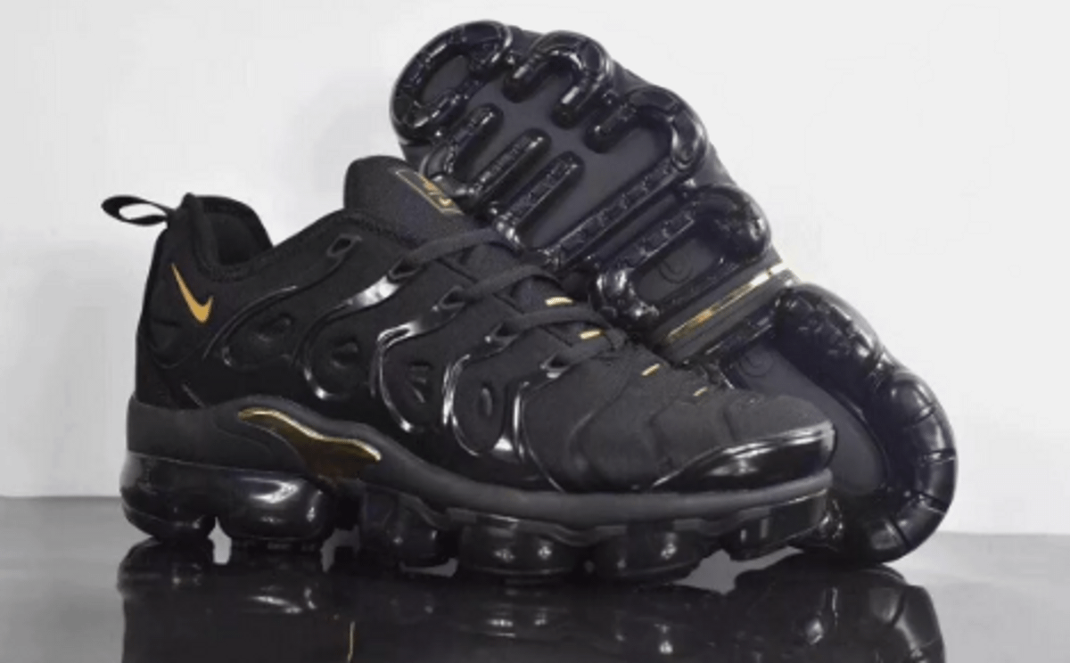 T Nis Nike Air Vapormax Plus Preto E Dourado N T Nis Masculino Nunca Usado Enjoei