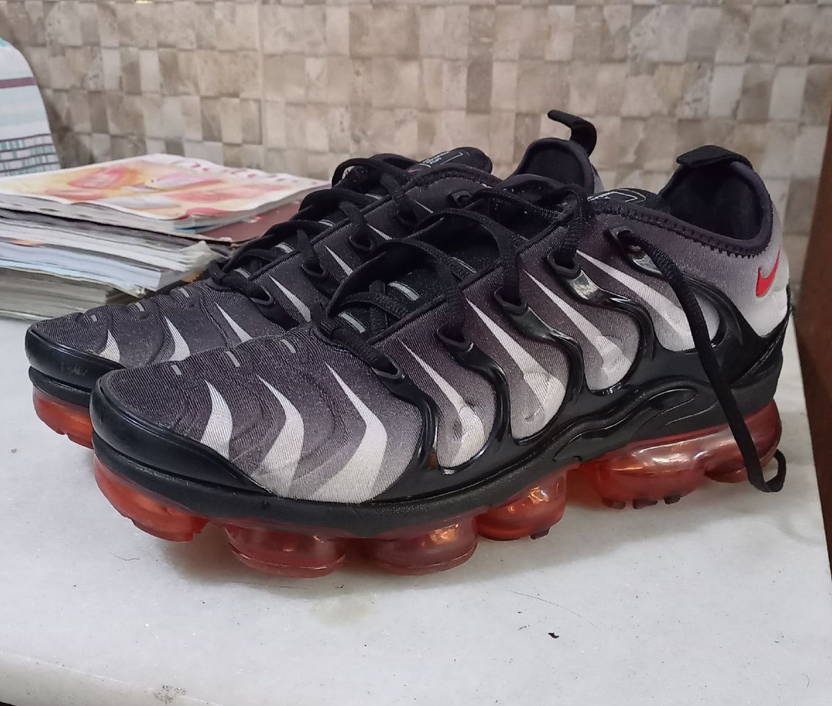 Vapormax red shark sales tooth