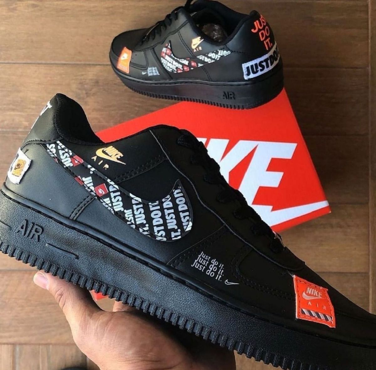 tenis nike preto florido