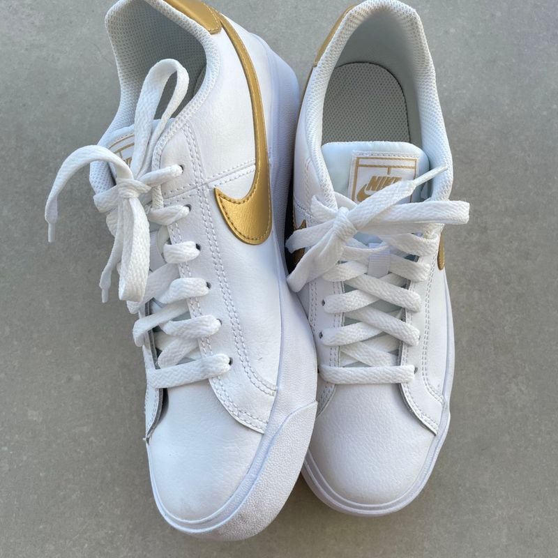 Tênis Nike Branco e Dourado Tamanho 36 Tênis Feminino Nike Usado