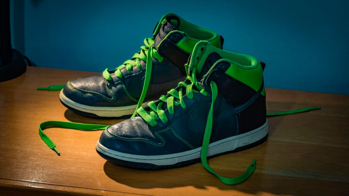 nike cano alto cinza