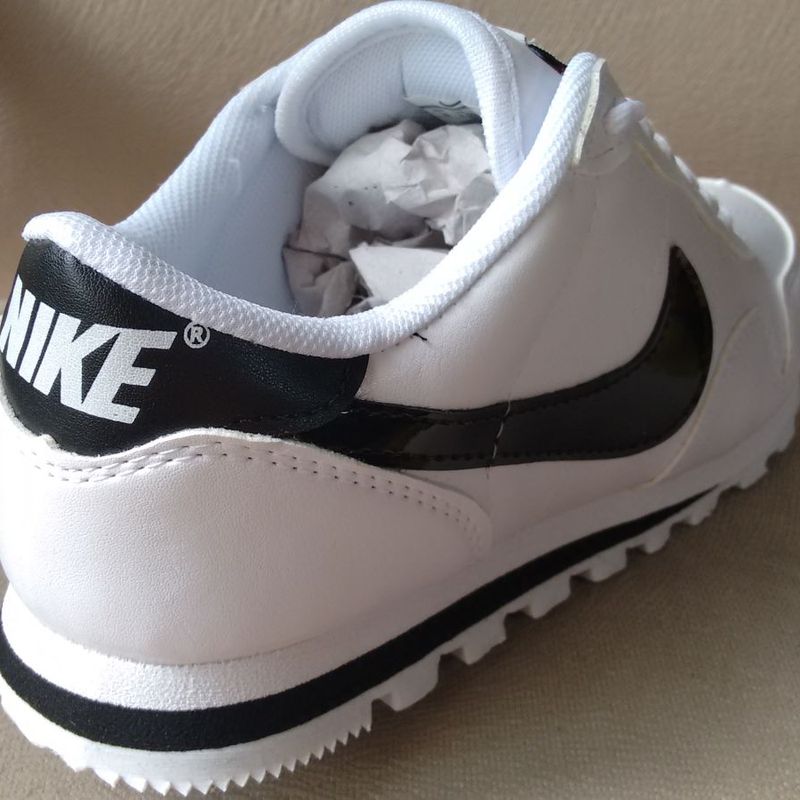 Nike cortez branco e hot sale preto